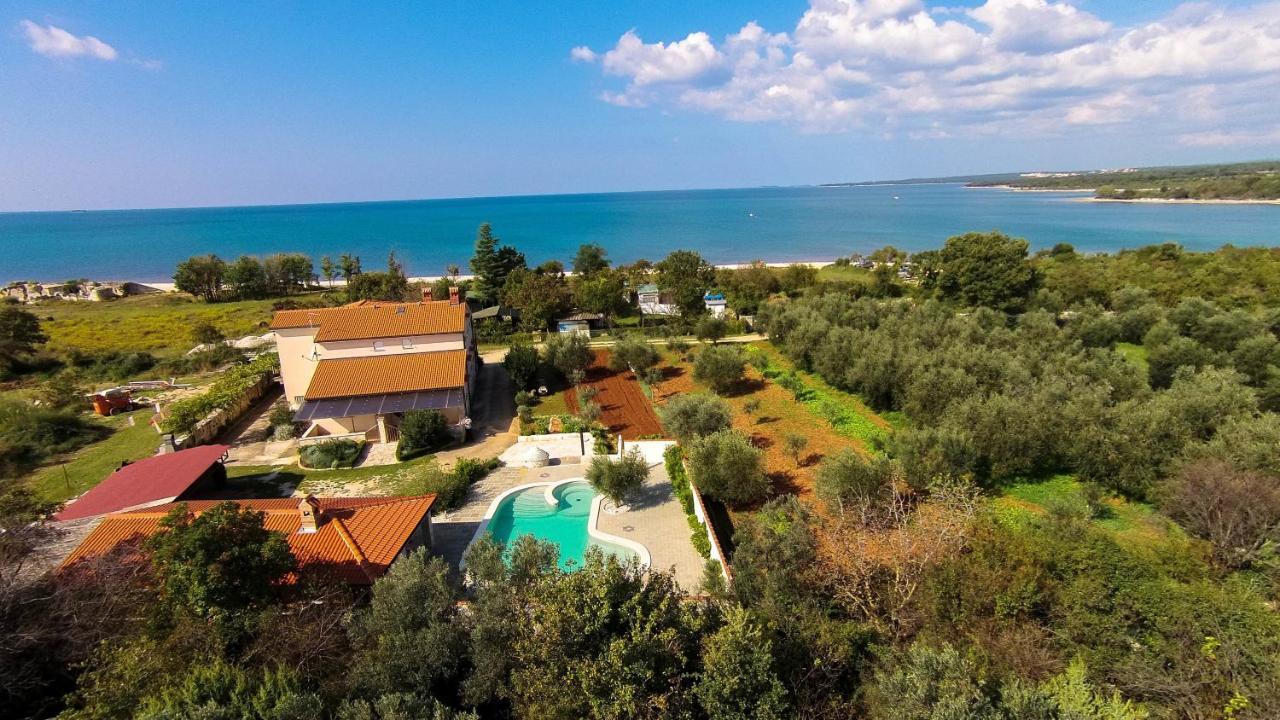 Apartments Villa Oliva Перой Екстериор снимка